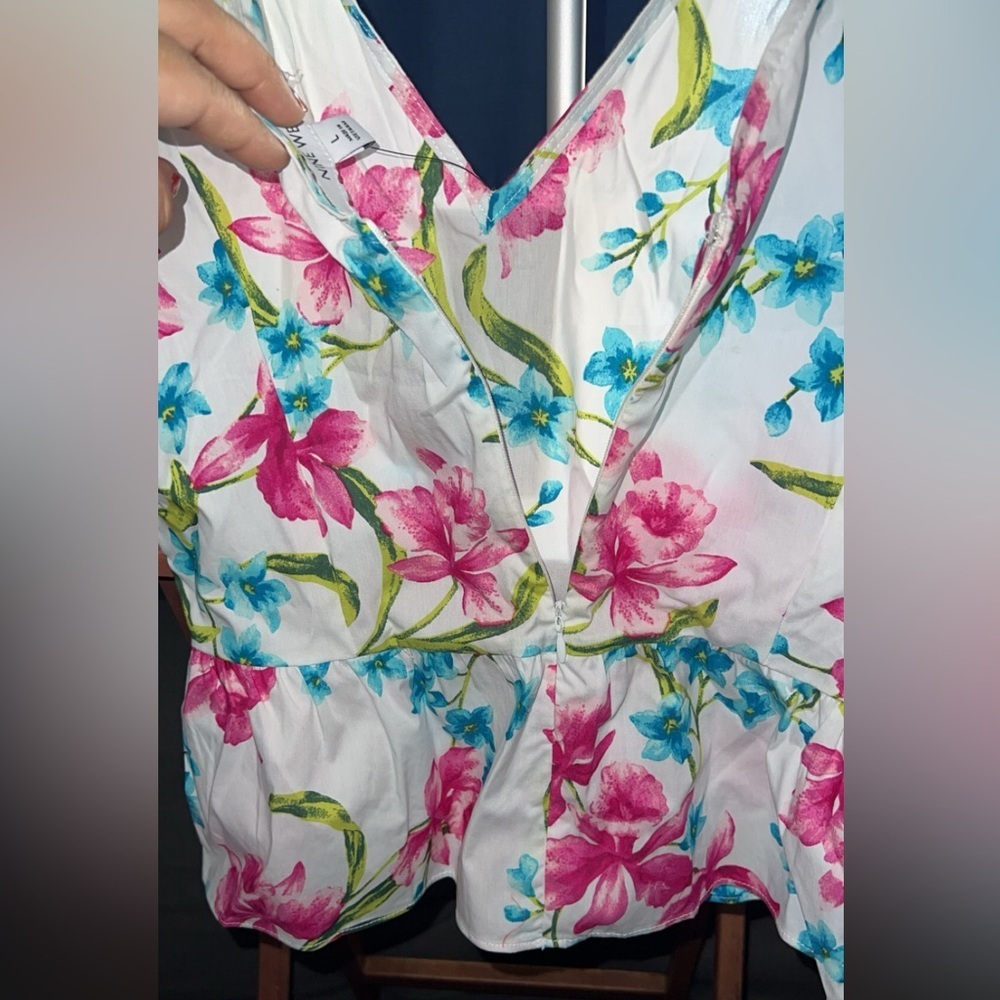 Bright white/pink woven top - Picture 5 of 9